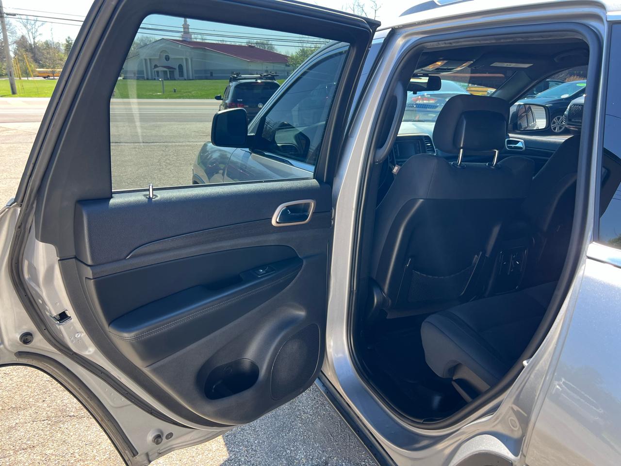 Jeep Grand Cherokee Laredo 4WD 2016