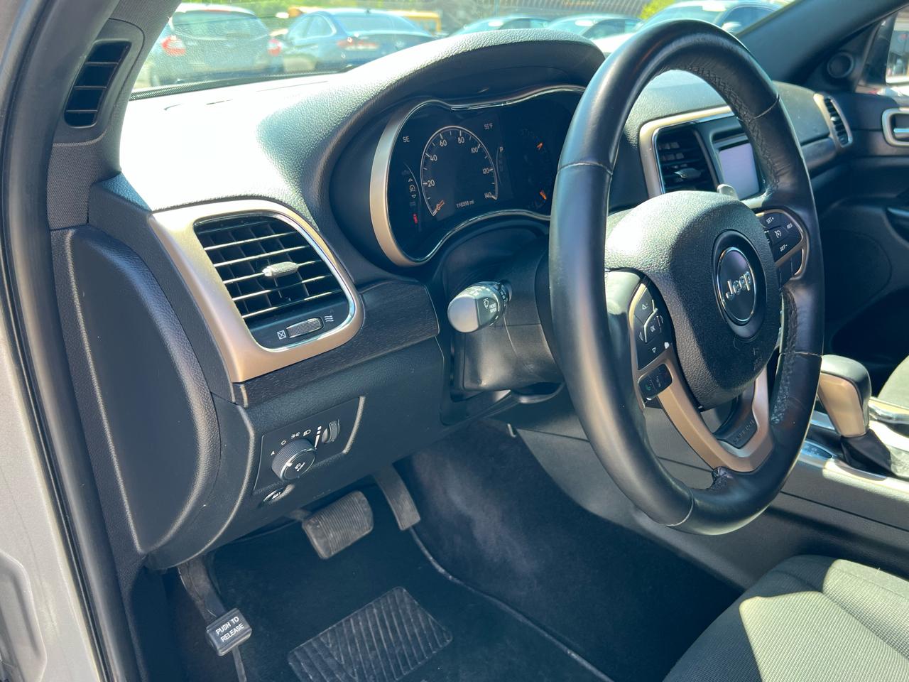 Jeep Grand Cherokee Laredo 4WD 2016