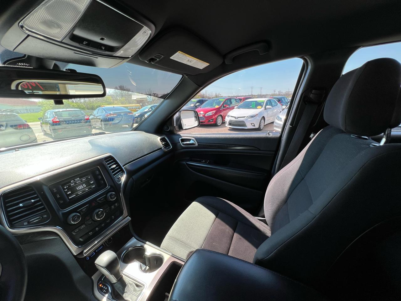 Jeep Grand Cherokee Laredo 4WD 2016