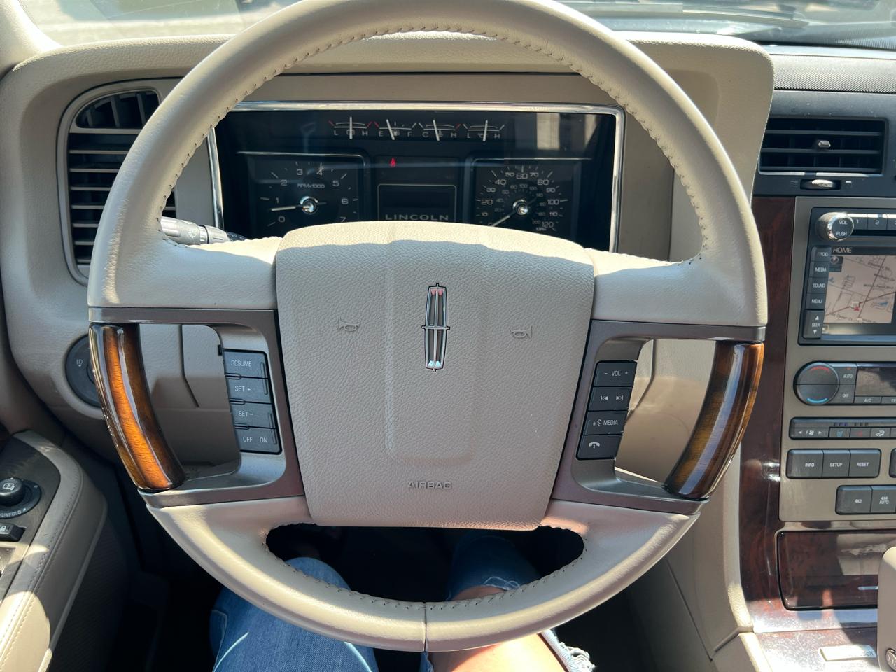 Lincoln Navigator 4WD 2012