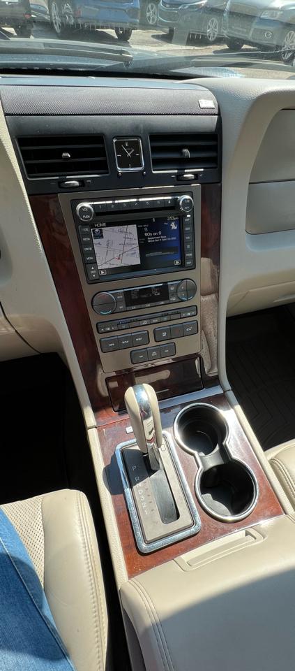 Lincoln Navigator 4WD 2012