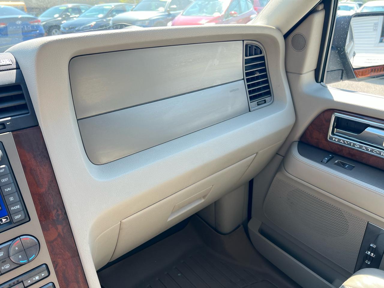 Lincoln Navigator 4WD 2012