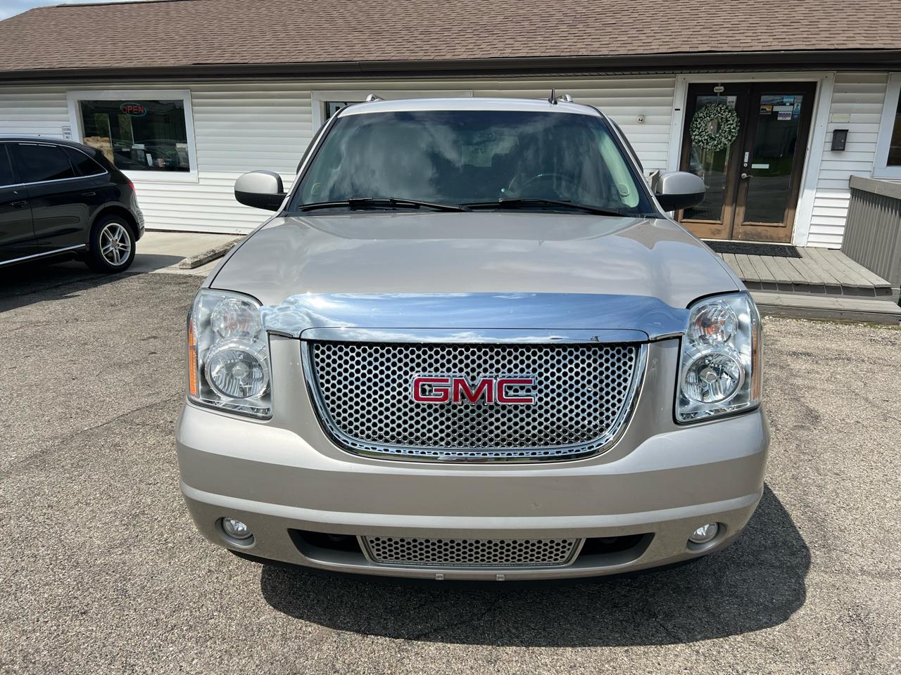 GMC Yukon Denali XL AWD 2008