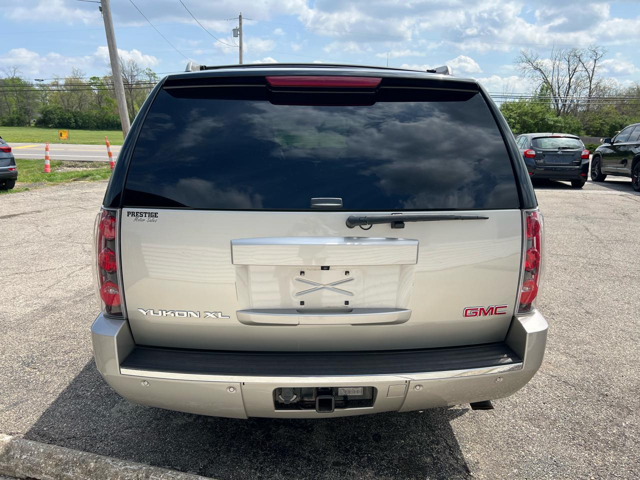 GMC Yukon Denali XL AWD 2008