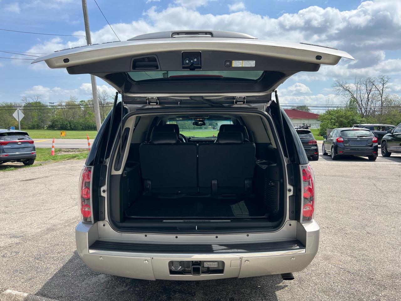 GMC Yukon Denali XL AWD 2008