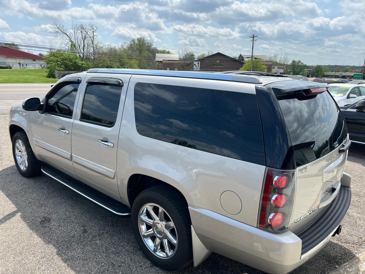 GMC Yukon Denali XL AWD 2008