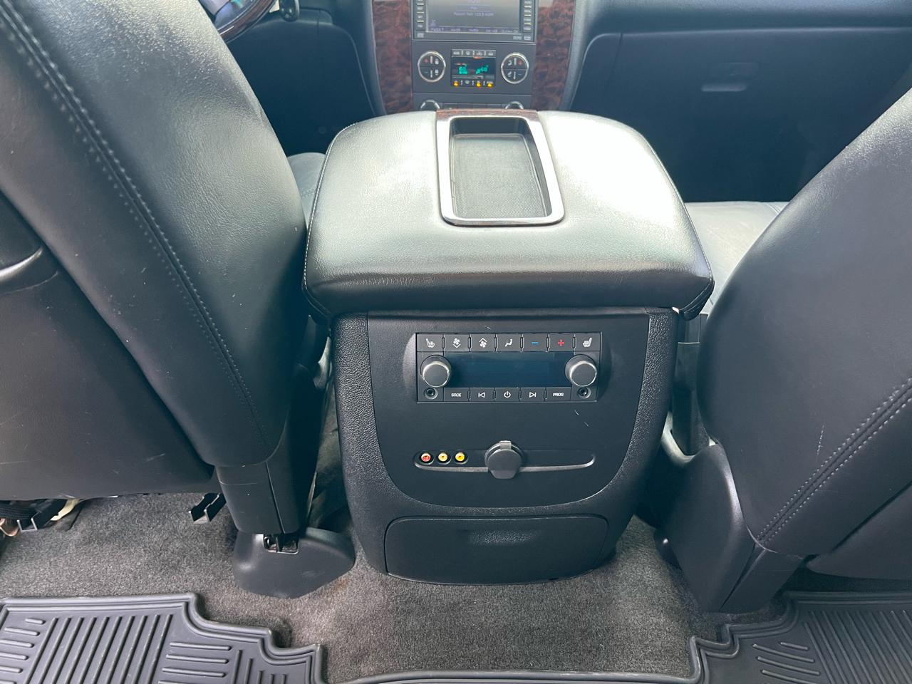 GMC Yukon Denali XL AWD 2008