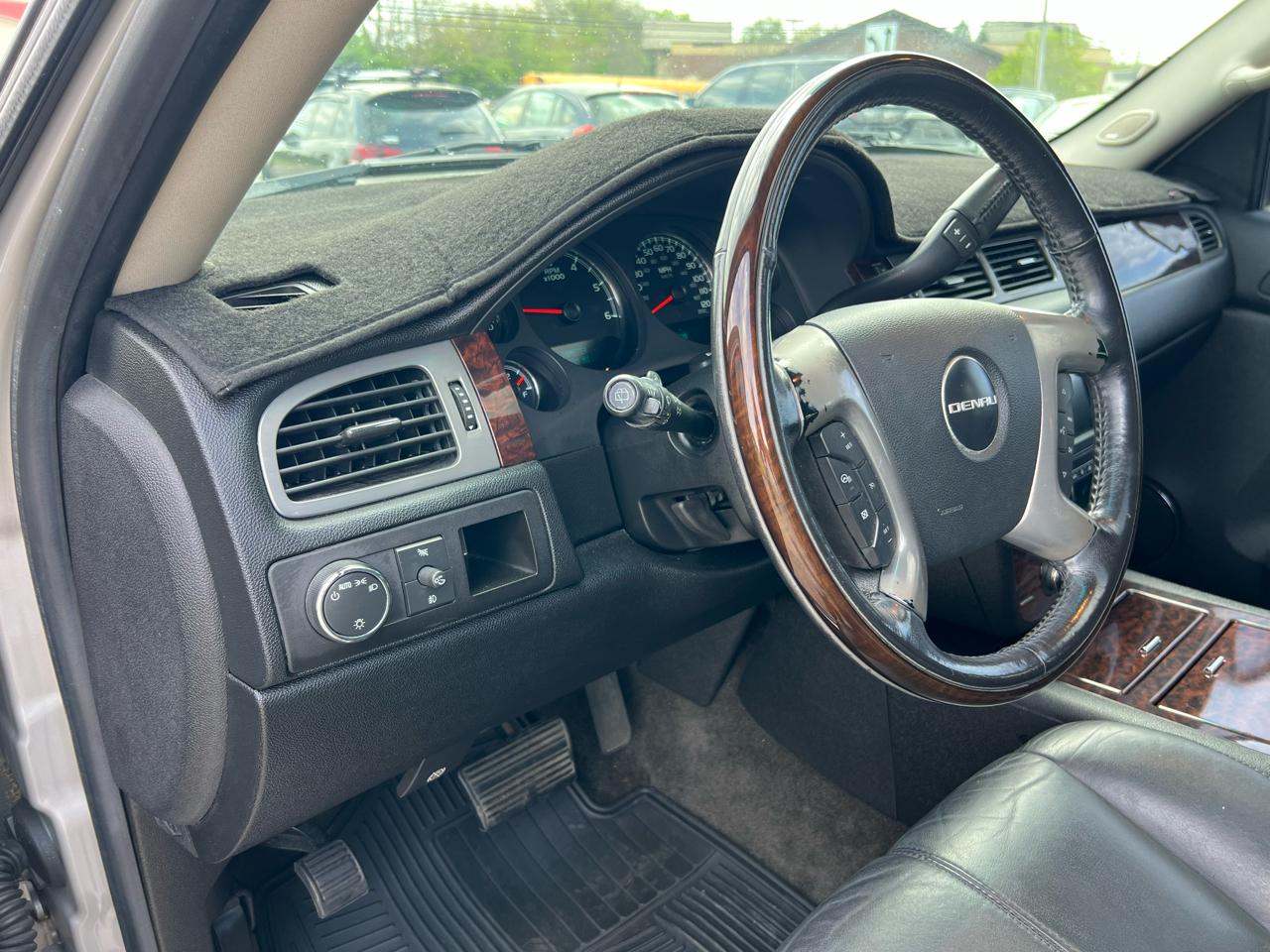 GMC Yukon Denali XL AWD 2008