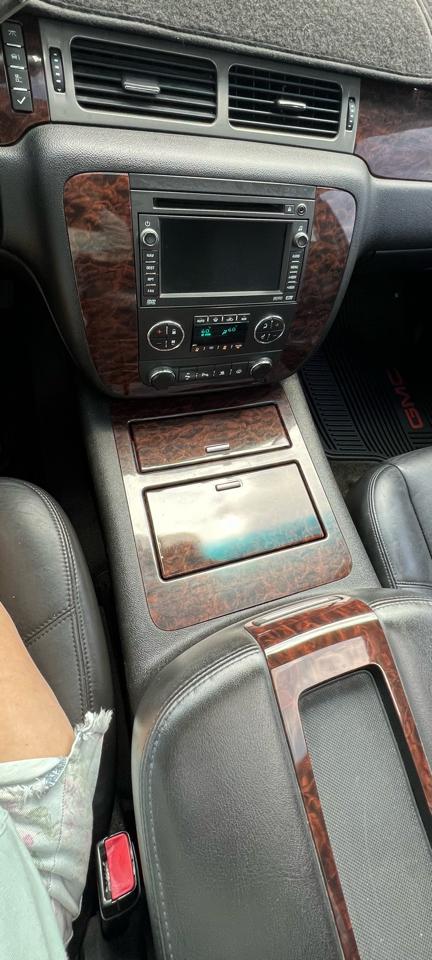 GMC Yukon Denali XL AWD 2008