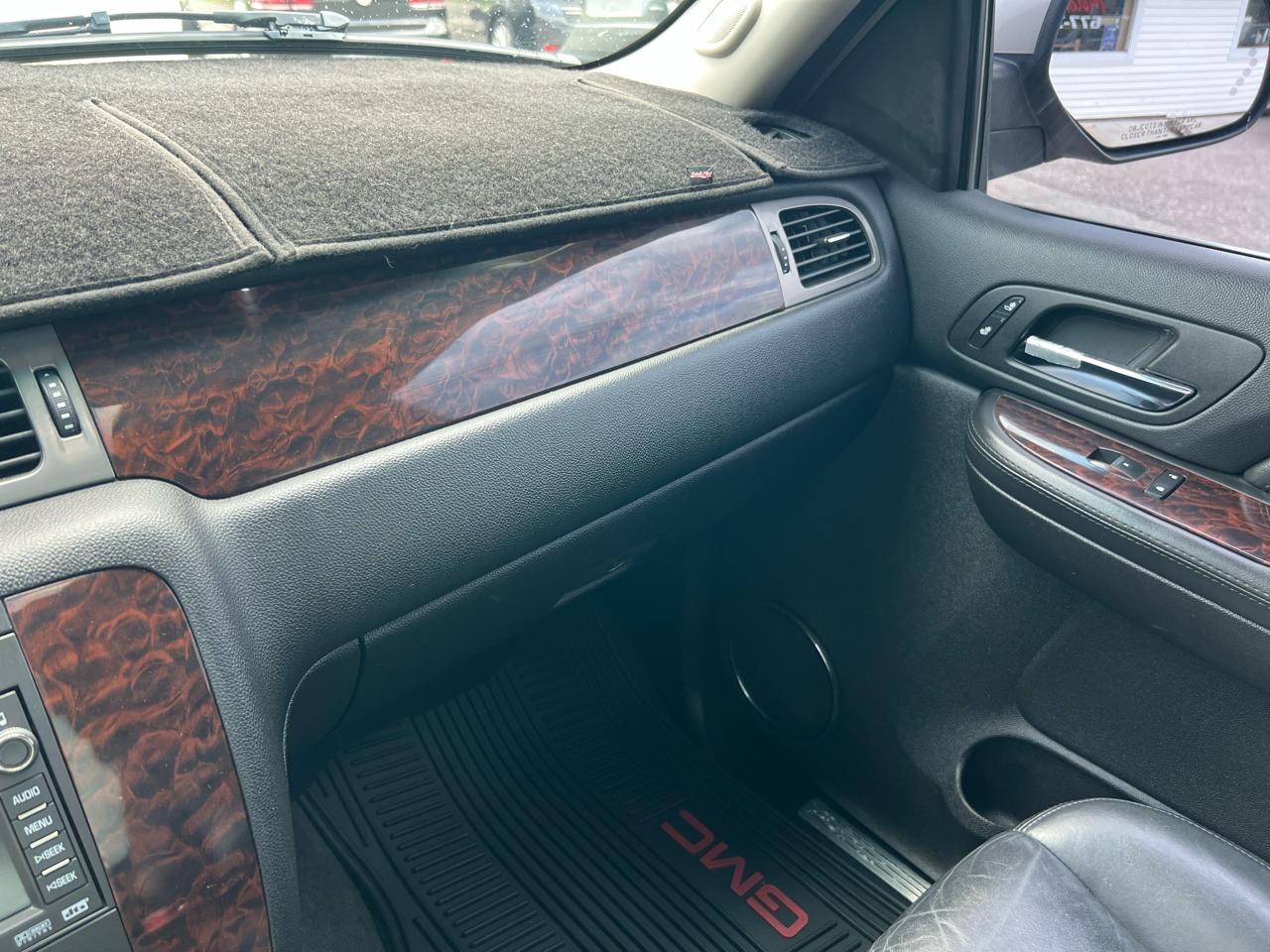 GMC Yukon Denali XL AWD 2008