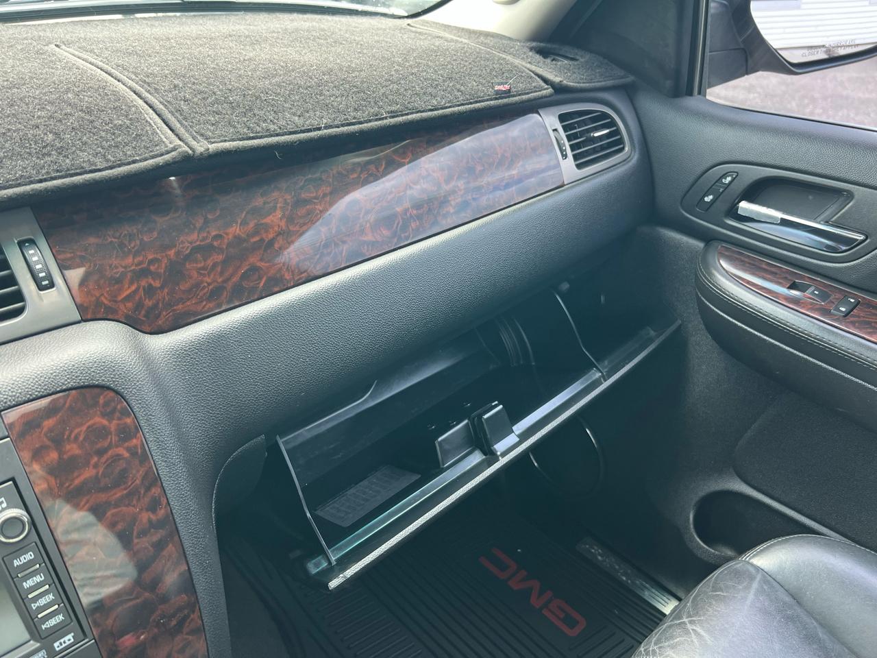 GMC Yukon Denali XL AWD 2008