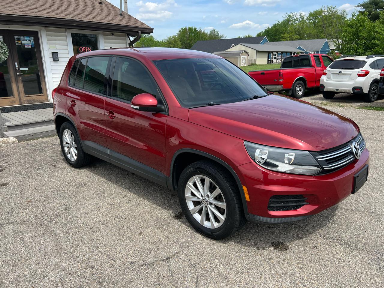 Volkswagen Tiguan S 2014
