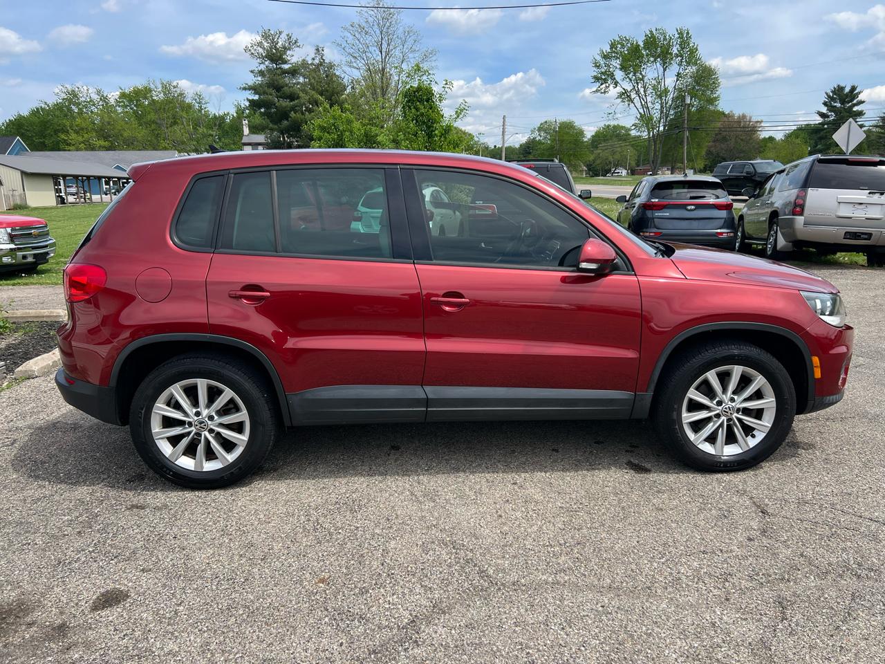 Volkswagen Tiguan S 2014