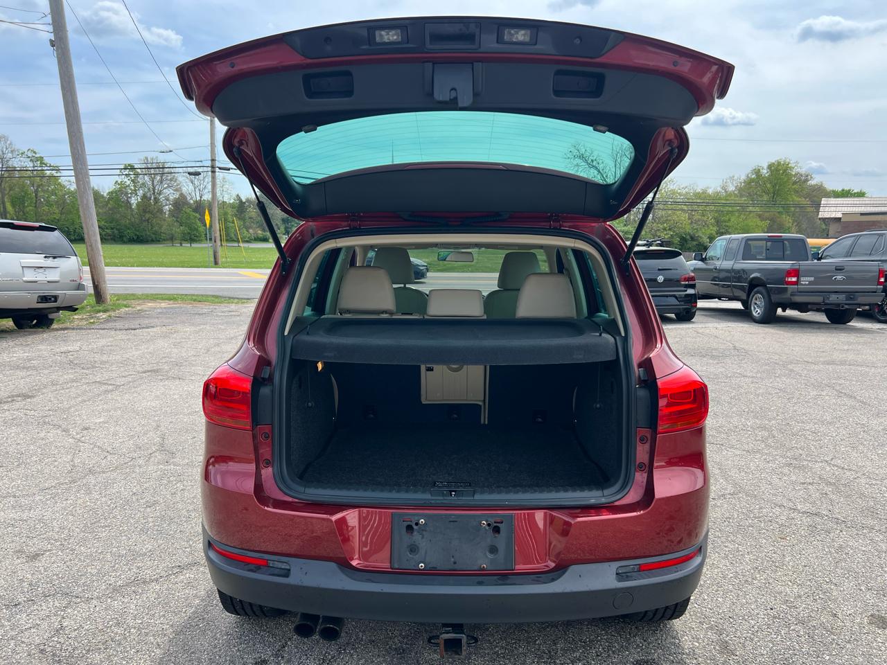 Volkswagen Tiguan S 2014