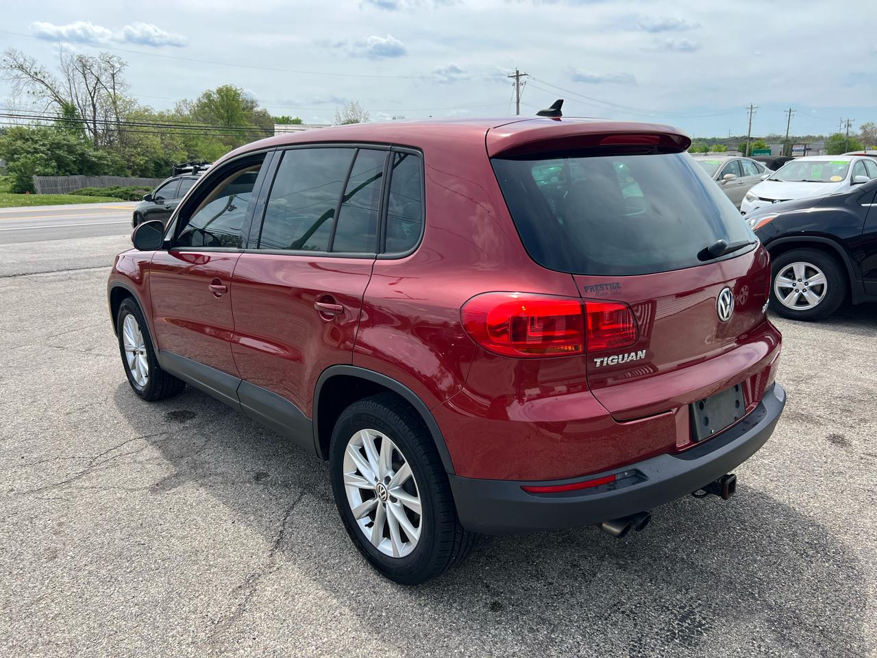 Volkswagen Tiguan S 2014