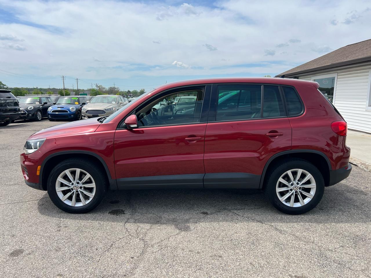 Volkswagen Tiguan S 2014