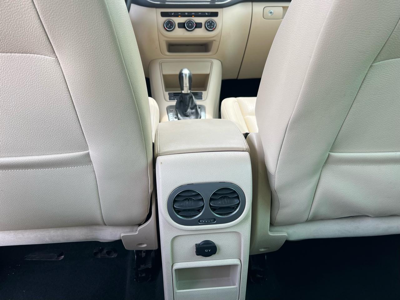 Volkswagen Tiguan S 2014