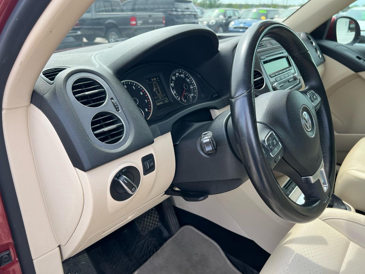 Volkswagen Tiguan S 2014