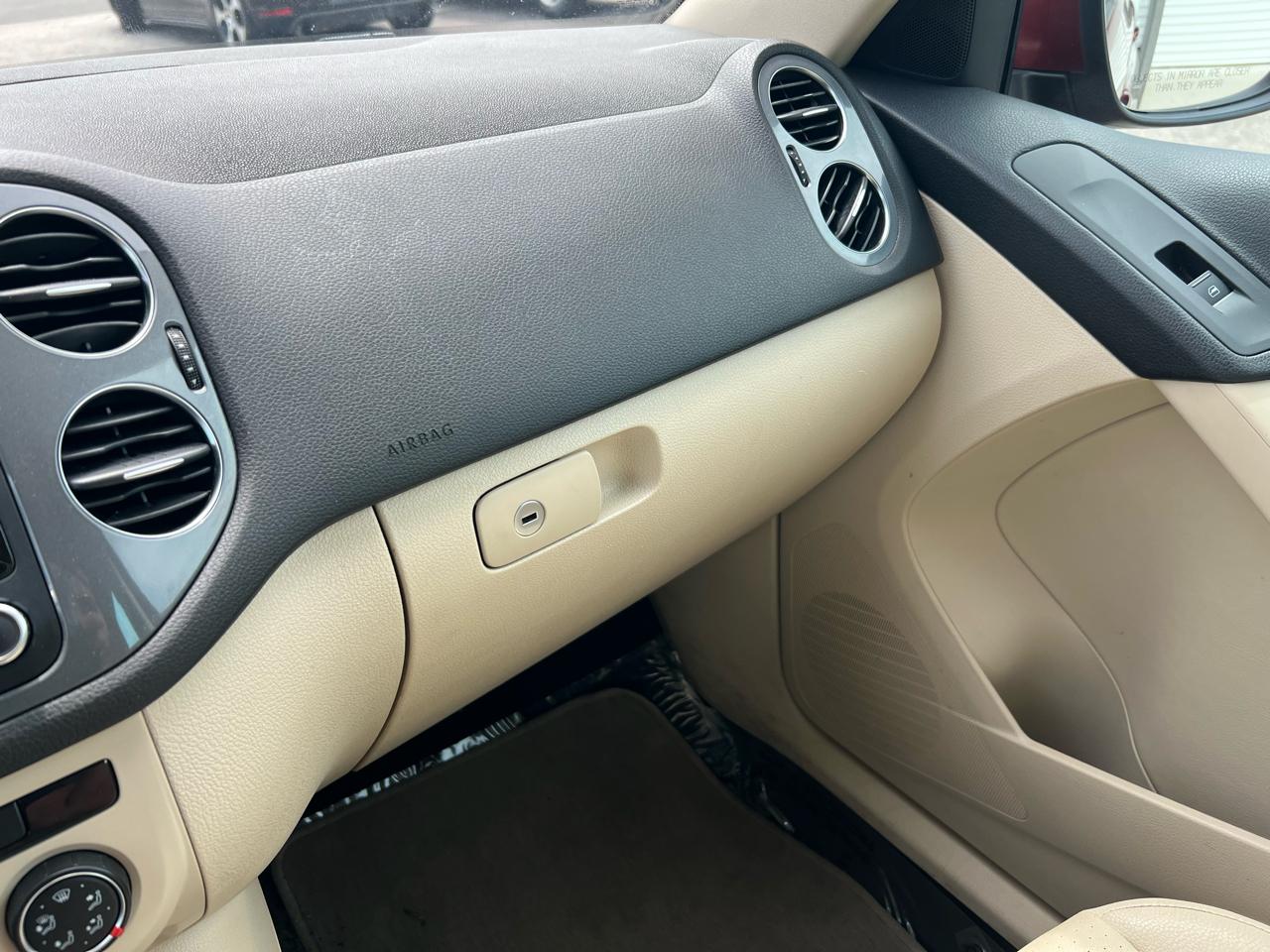 Volkswagen Tiguan S 2014