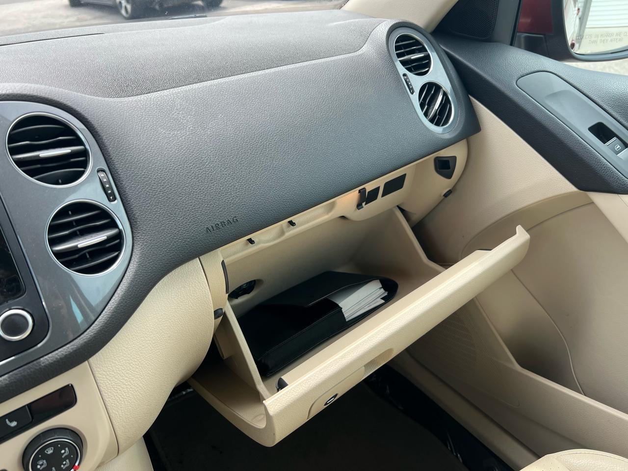 Volkswagen Tiguan S 2014