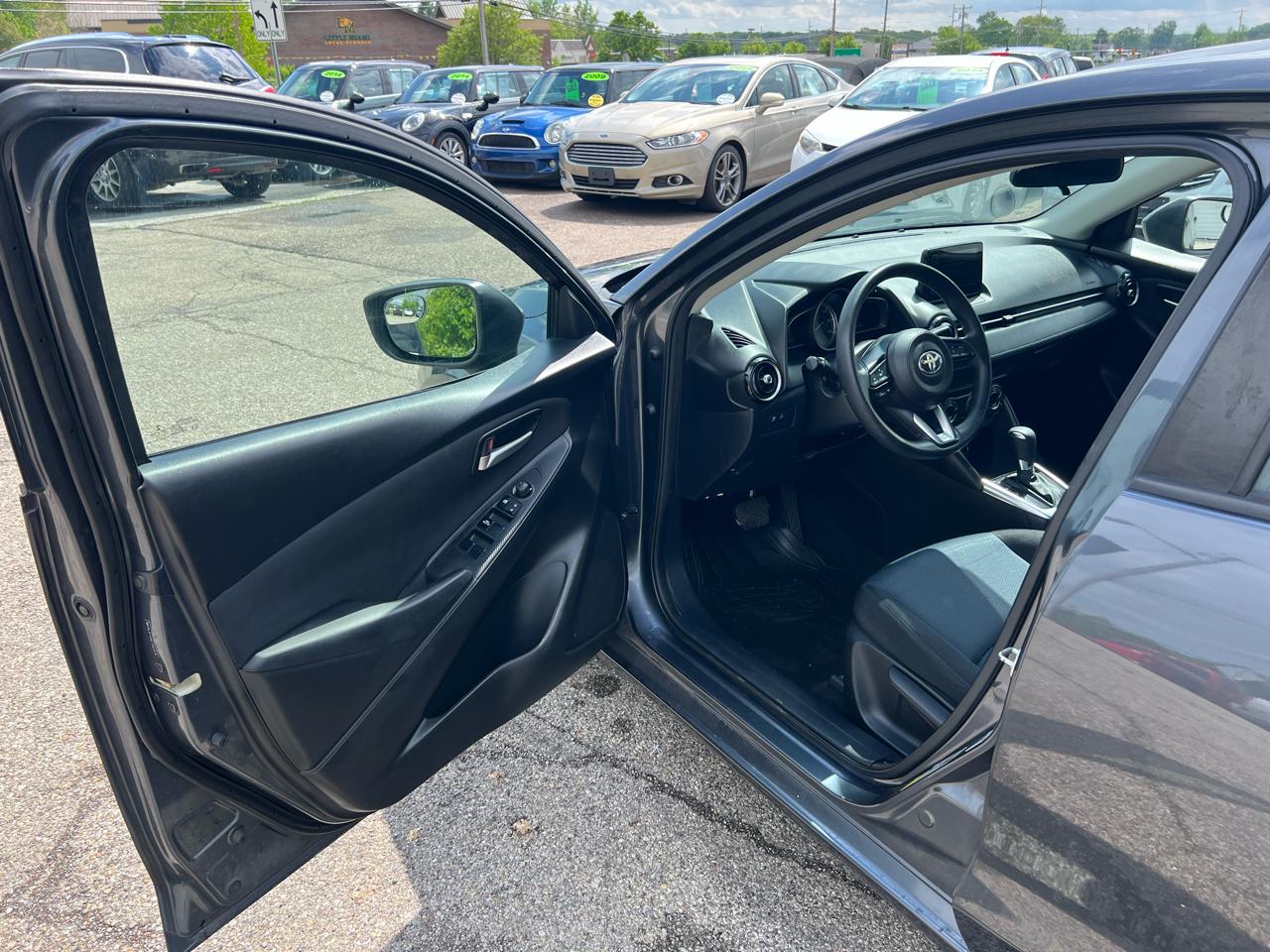 Toyota Yaris iA 6A 2019