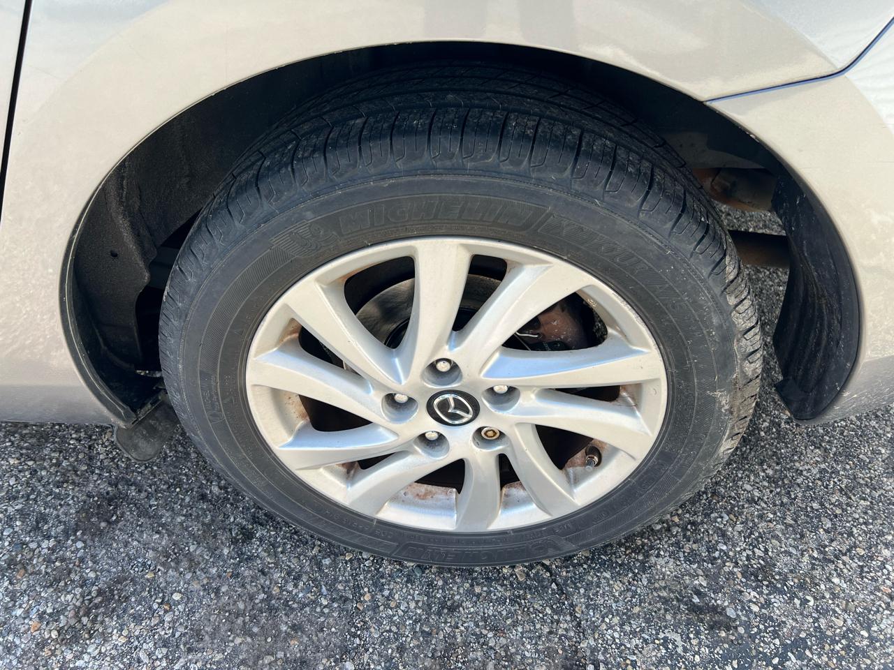 Mazda MAZDA3 i Touring AT 5-Door 2013