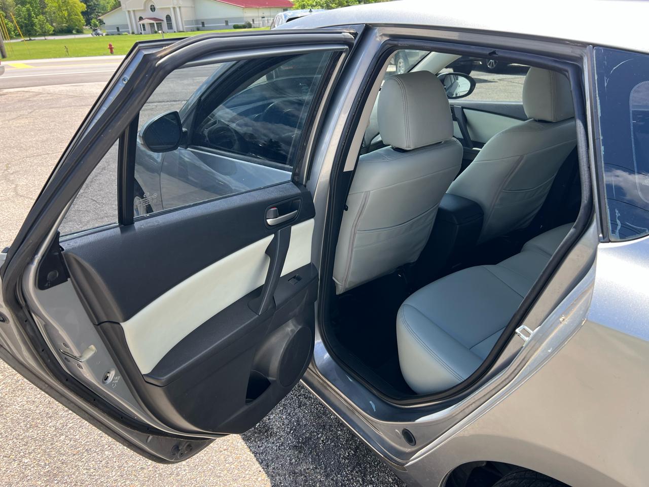 Mazda MAZDA3 i Touring AT 5-Door 2013