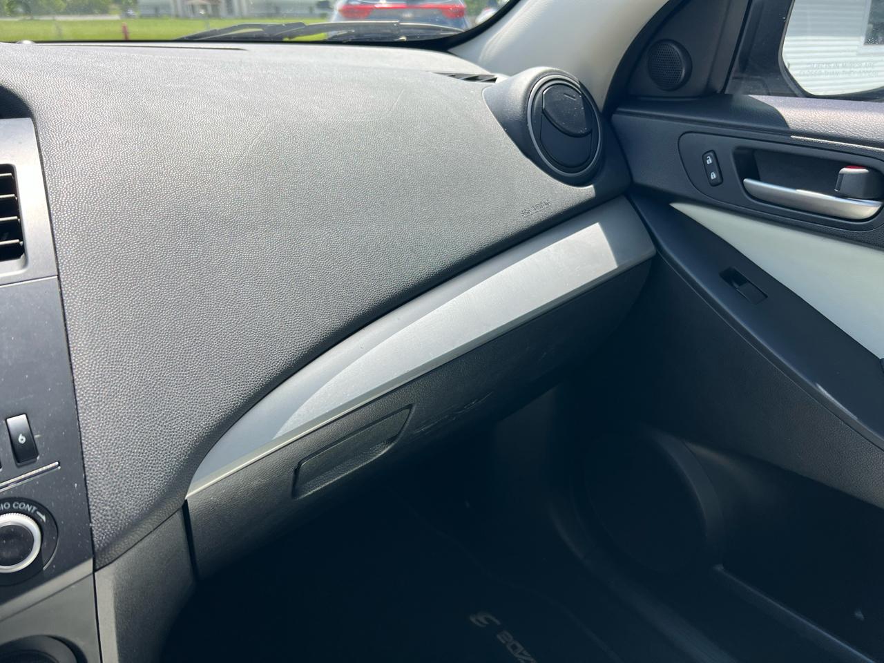 Mazda MAZDA3 i Touring AT 5-Door 2013