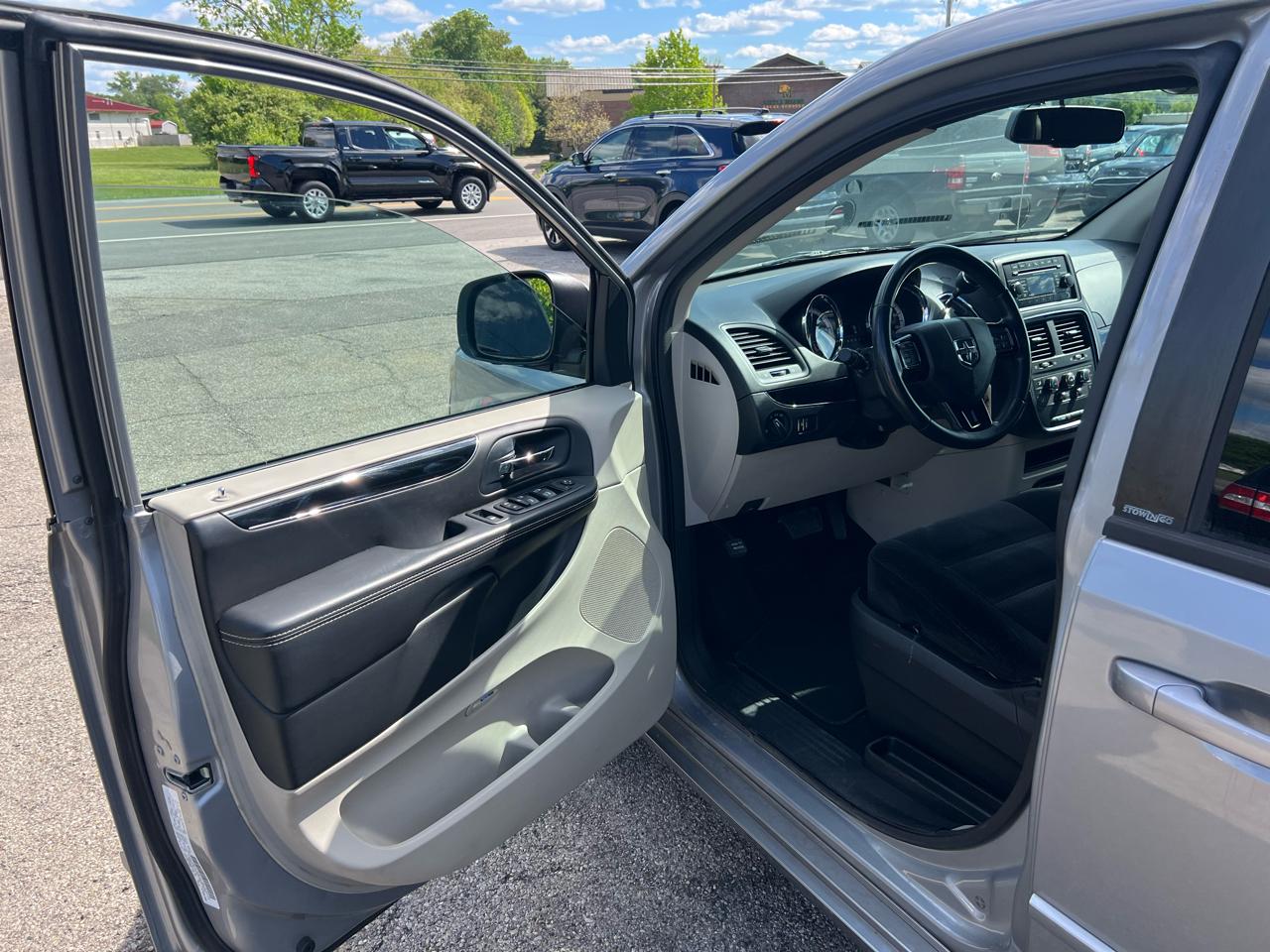 Dodge Grand Caravan SE 2014