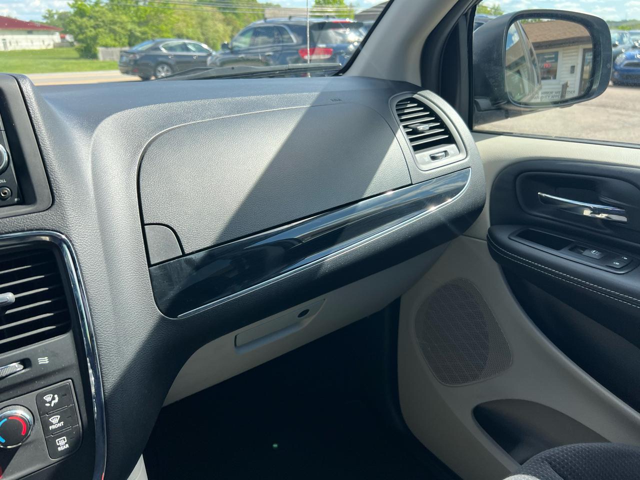 Dodge Grand Caravan SE 2014