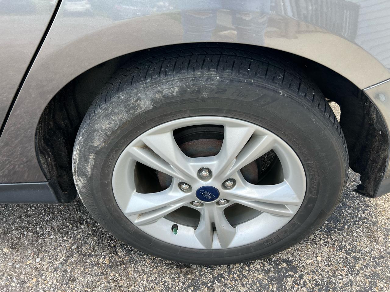 Ford Focus SE Hatch 2014