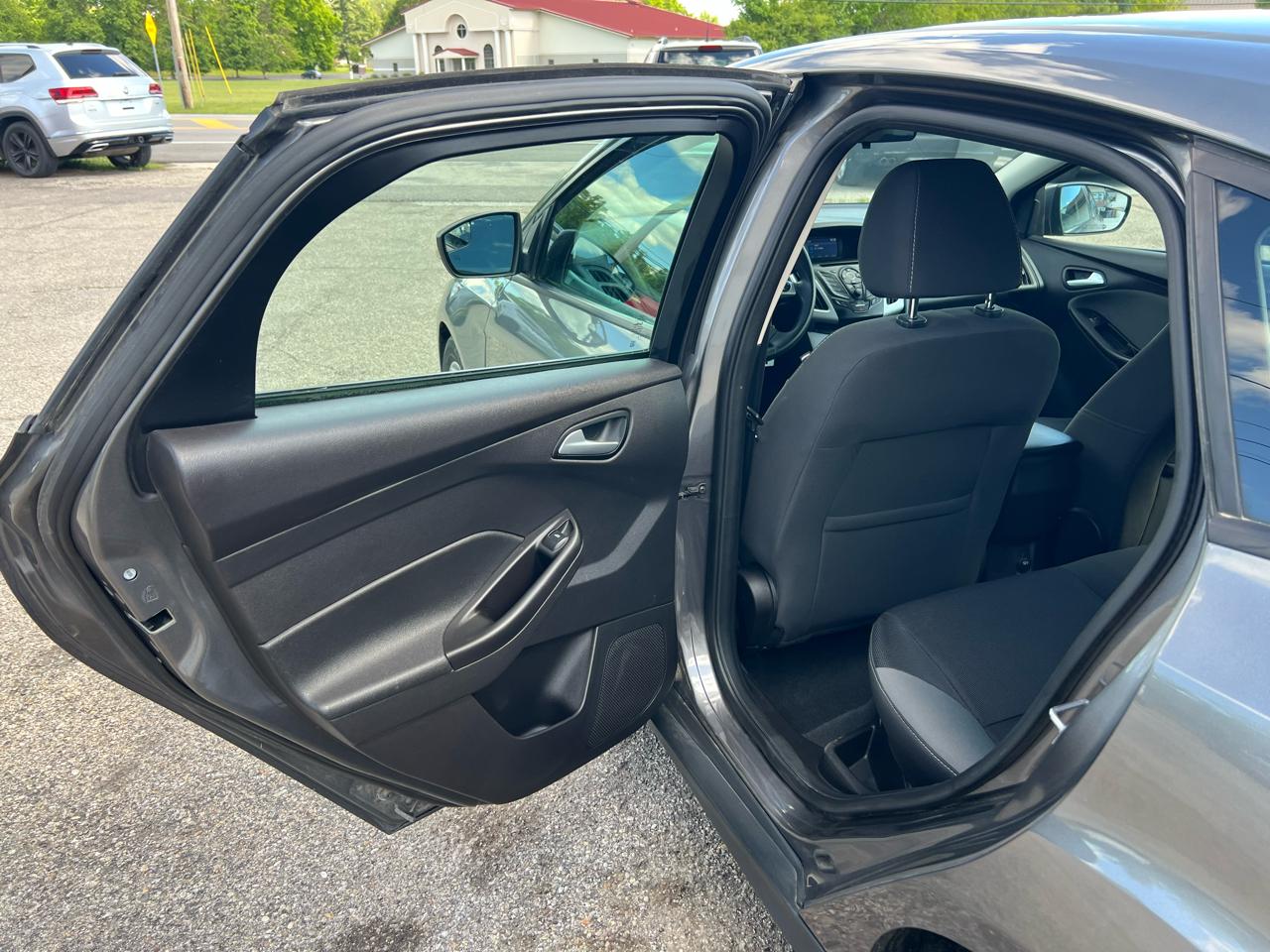 Ford Focus SE Hatch 2014