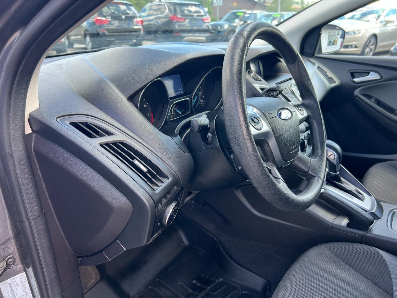 Ford Focus SE Hatch 2014
