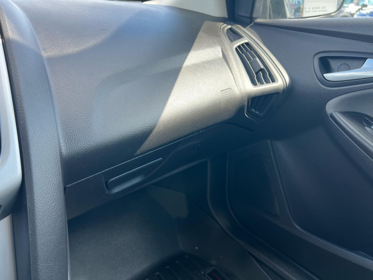 Ford Focus SE Hatch 2014