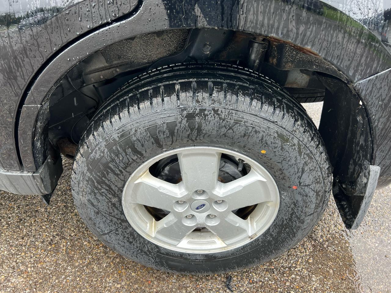 Ford Escape XLT FWD 2010