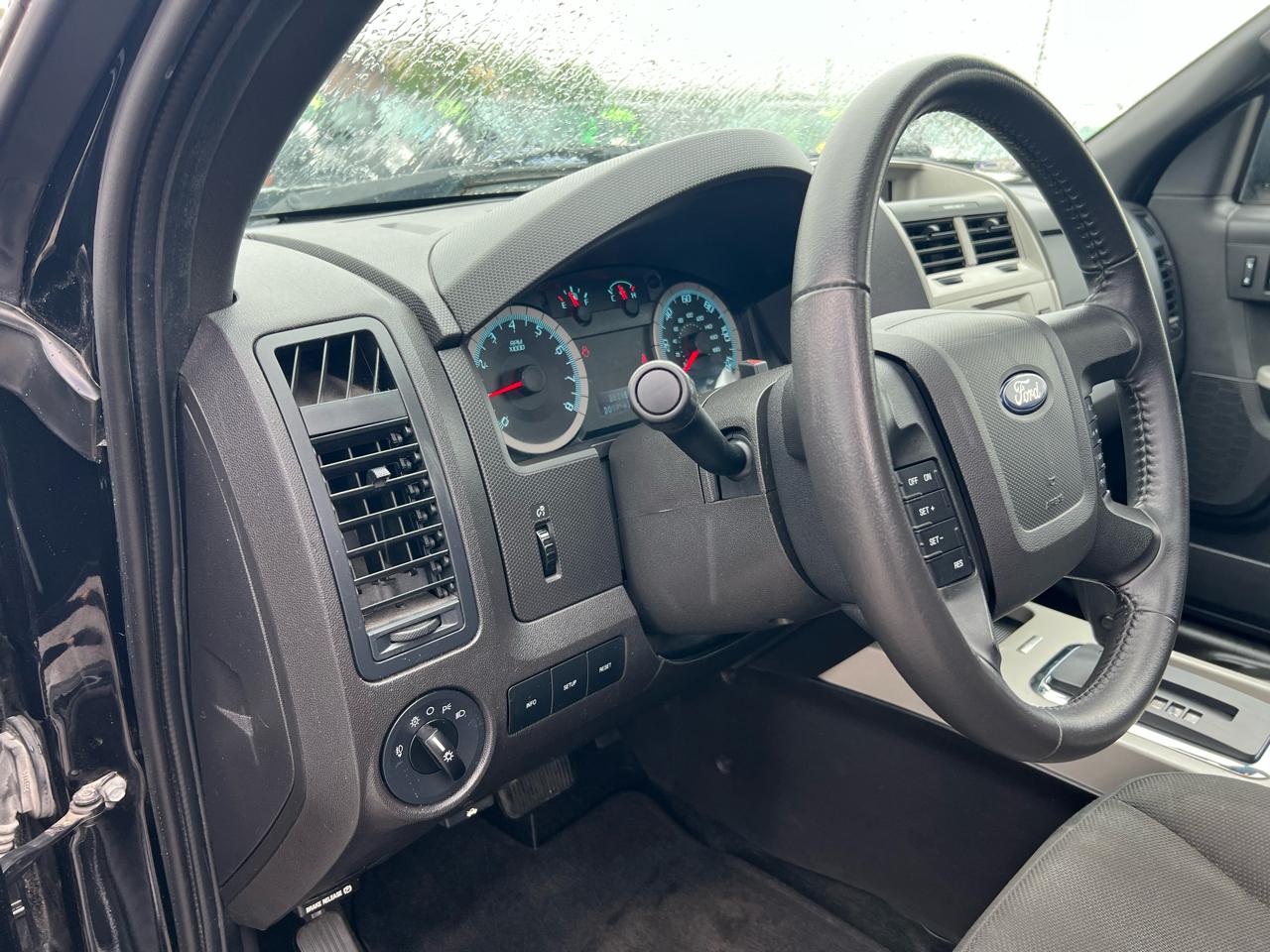 Ford Escape XLT FWD 2010