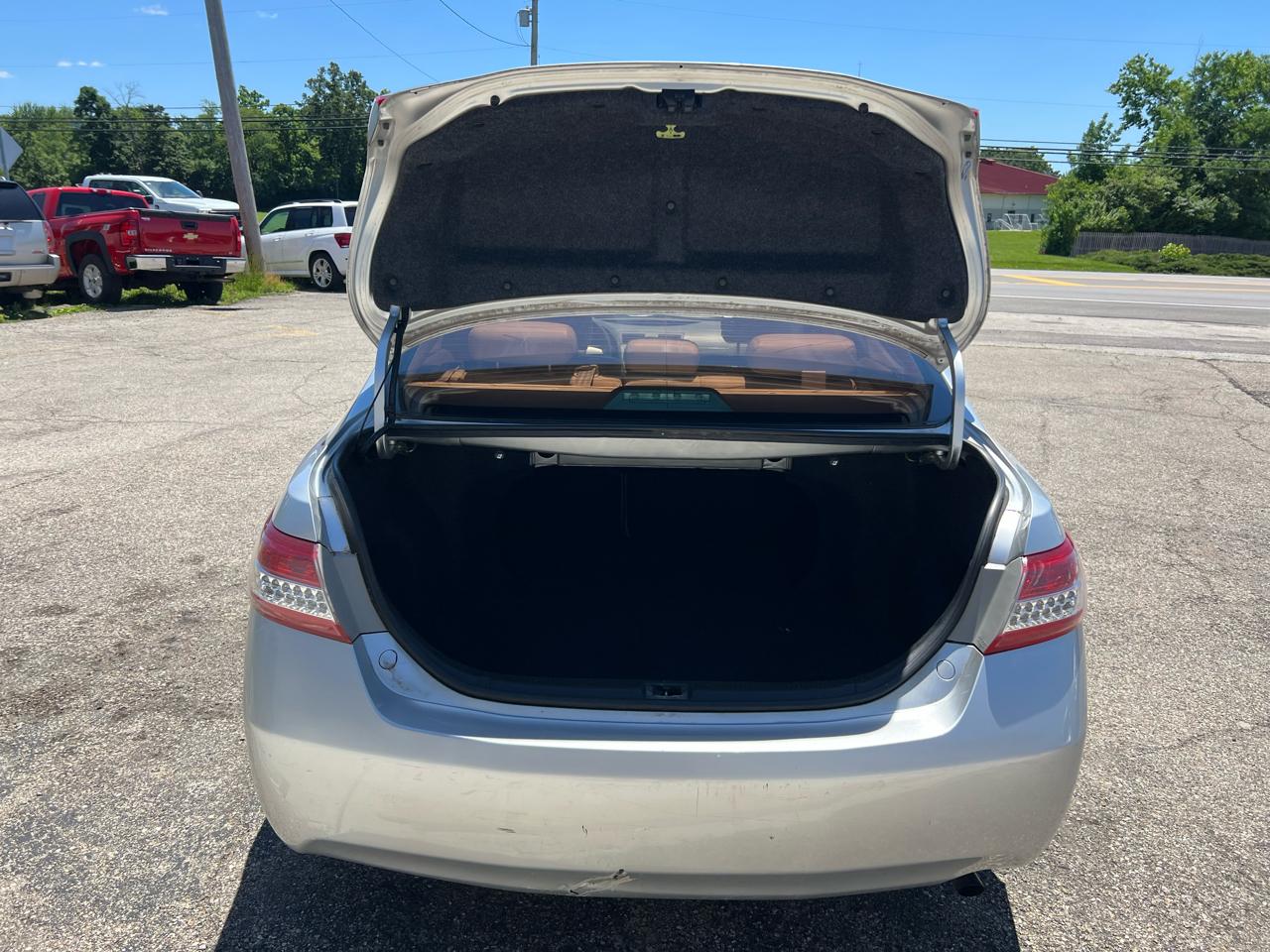 Toyota Camry SE 6-Spd MT 2010