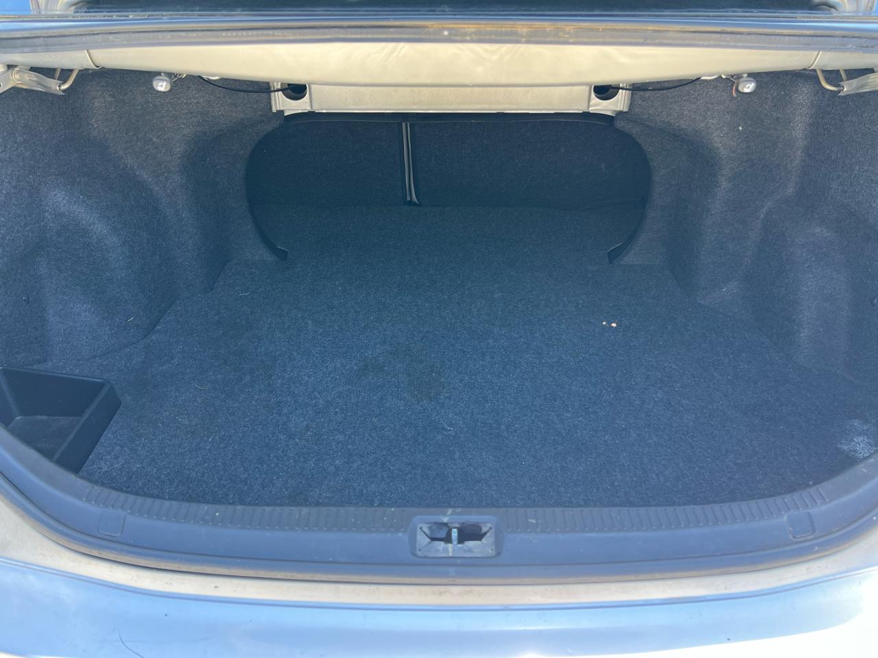 Toyota Camry SE 6-Spd MT 2010