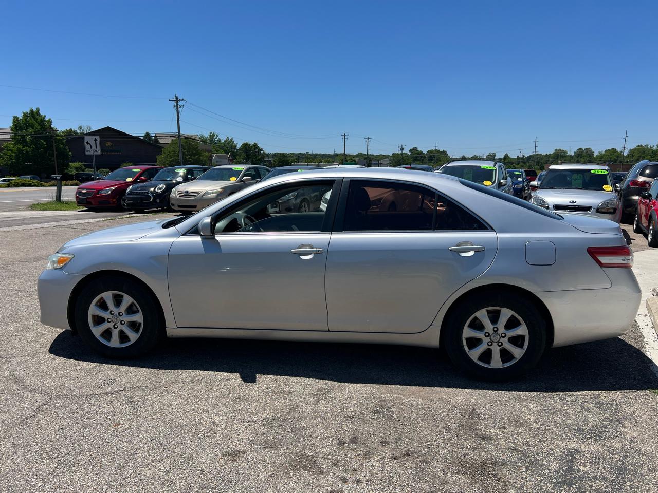 Toyota Camry SE 6-Spd MT 2010