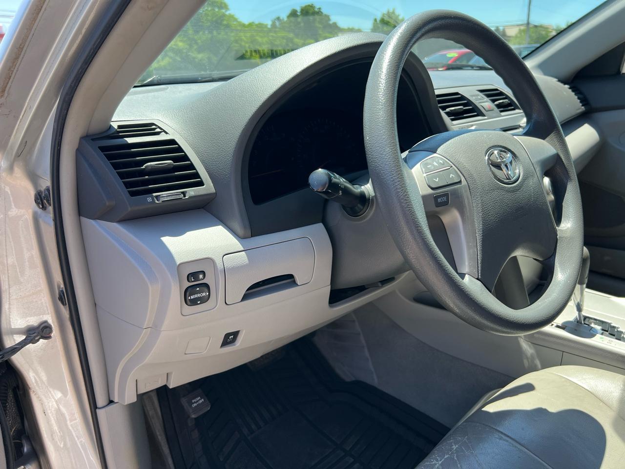 Toyota Camry SE 6-Spd MT 2010