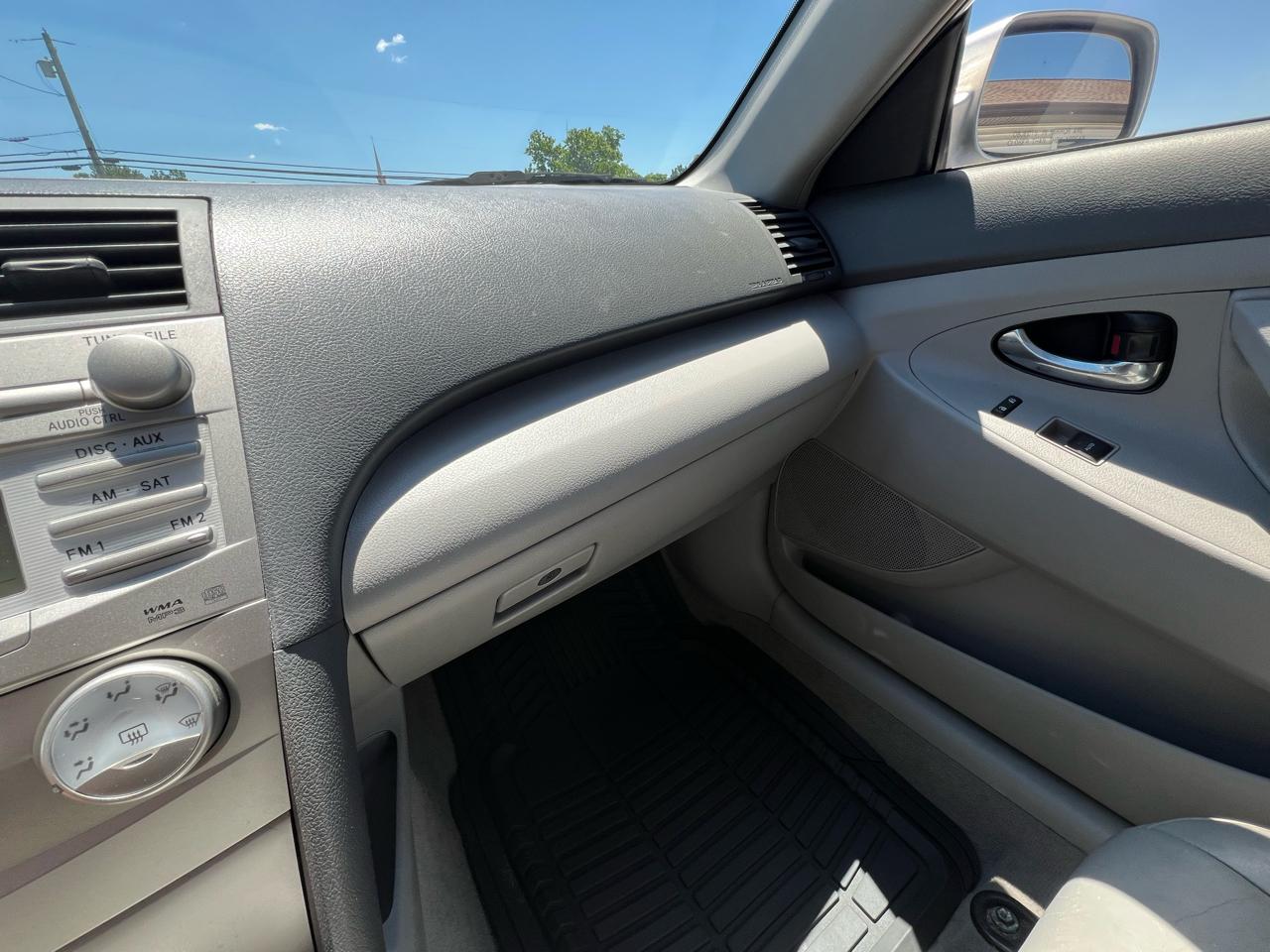 Toyota Camry SE 6-Spd MT 2010