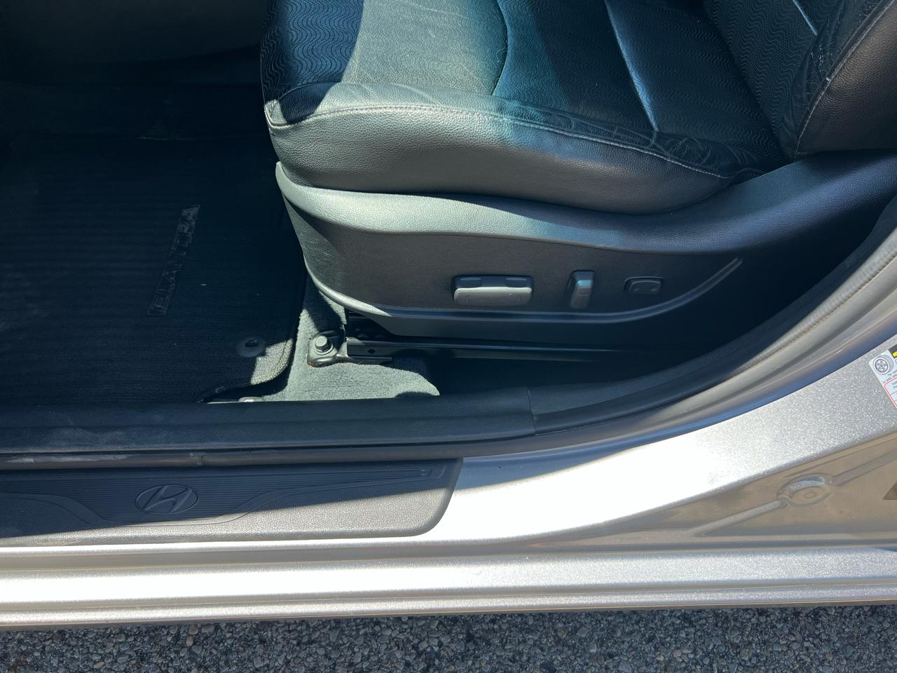 Hyundai Elantra Limited 2013