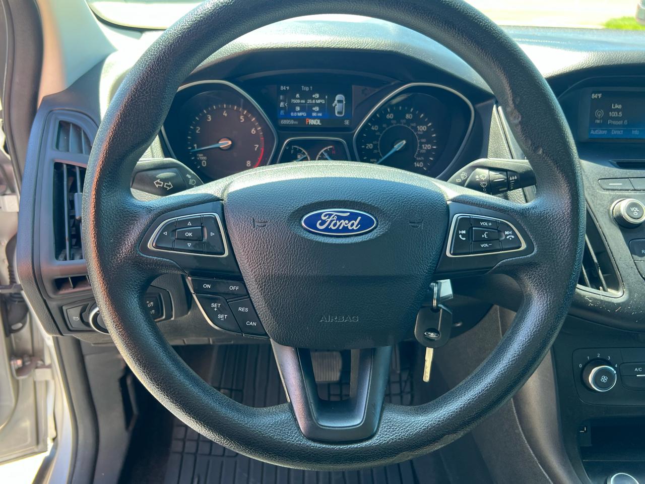 Ford Focus SE Sedan 2017
