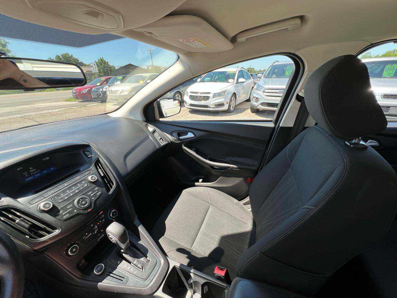 Ford Focus SE Sedan 2017
