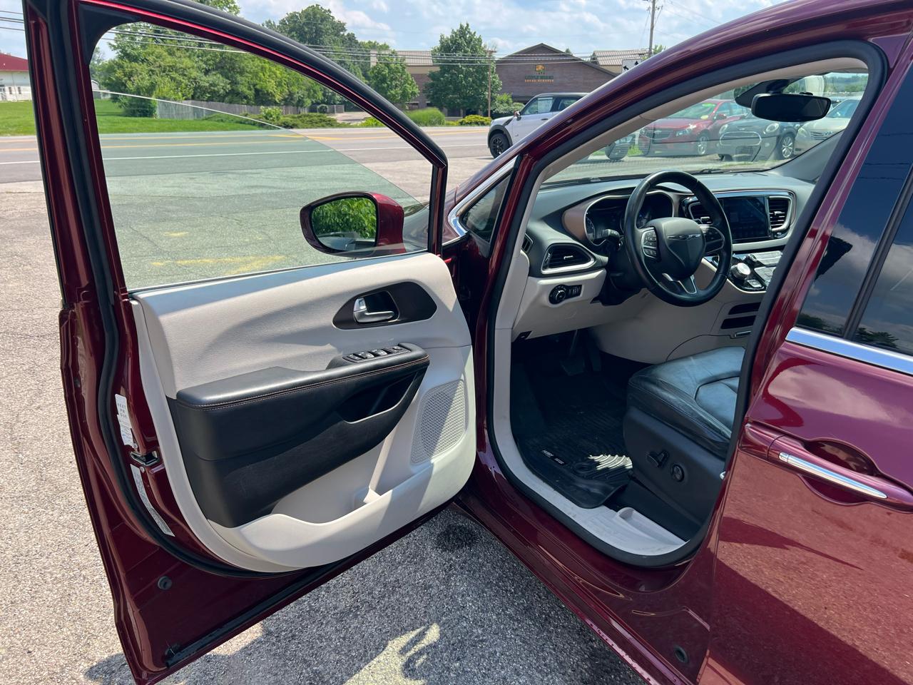 Chrysler Pacifica Touring-L 2017