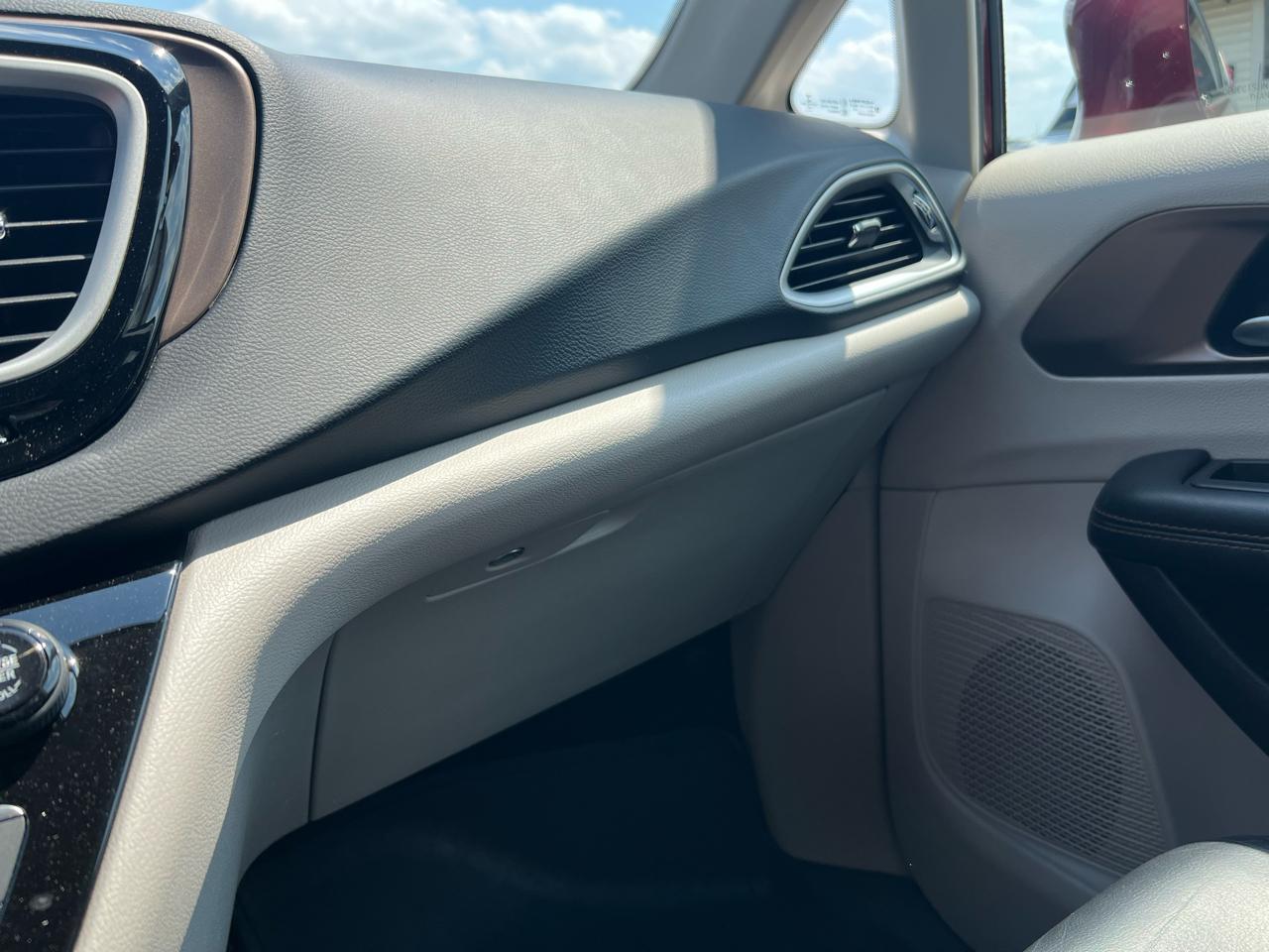 Chrysler Pacifica Touring-L 2017