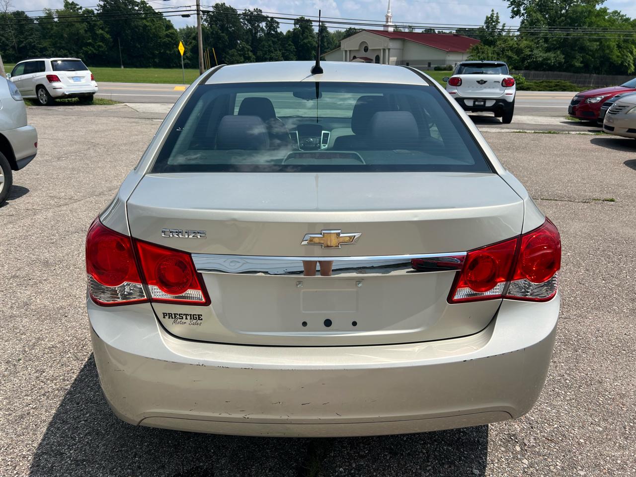 Chevrolet Cruze LS Auto 2013