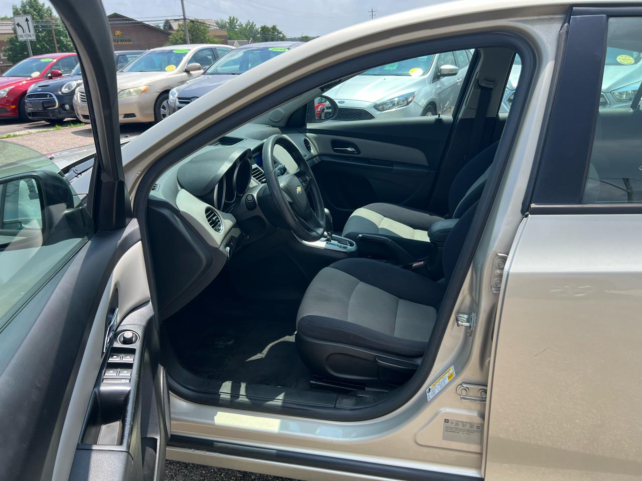 Chevrolet Cruze LS Auto 2013