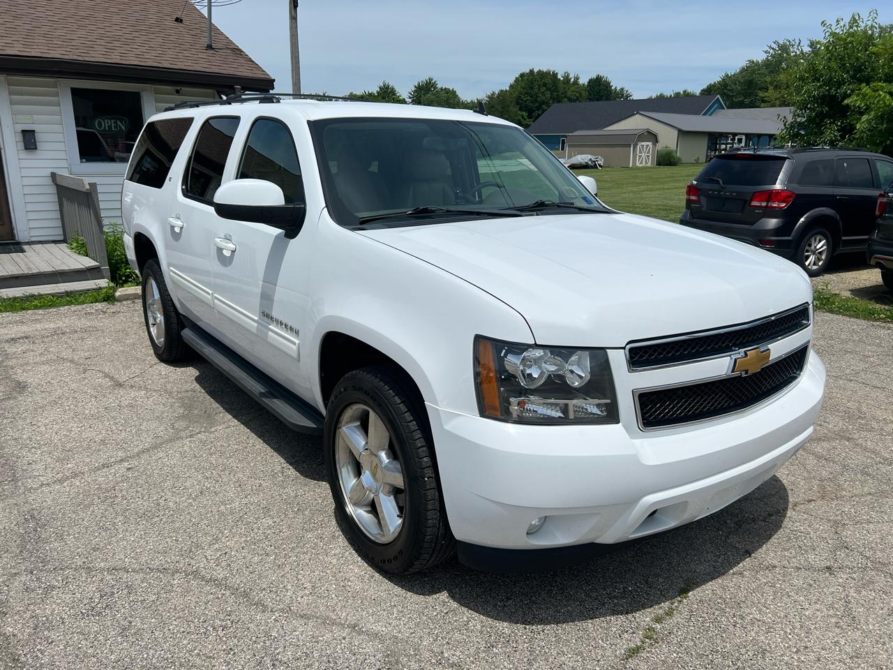 Chevrolet Suburban LT 1500 4WD 2012