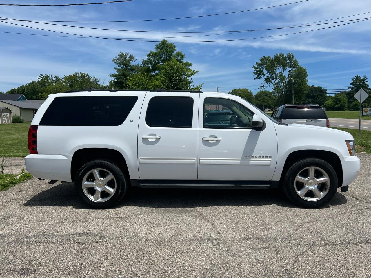 Chevrolet Suburban LT 1500 4WD 2012